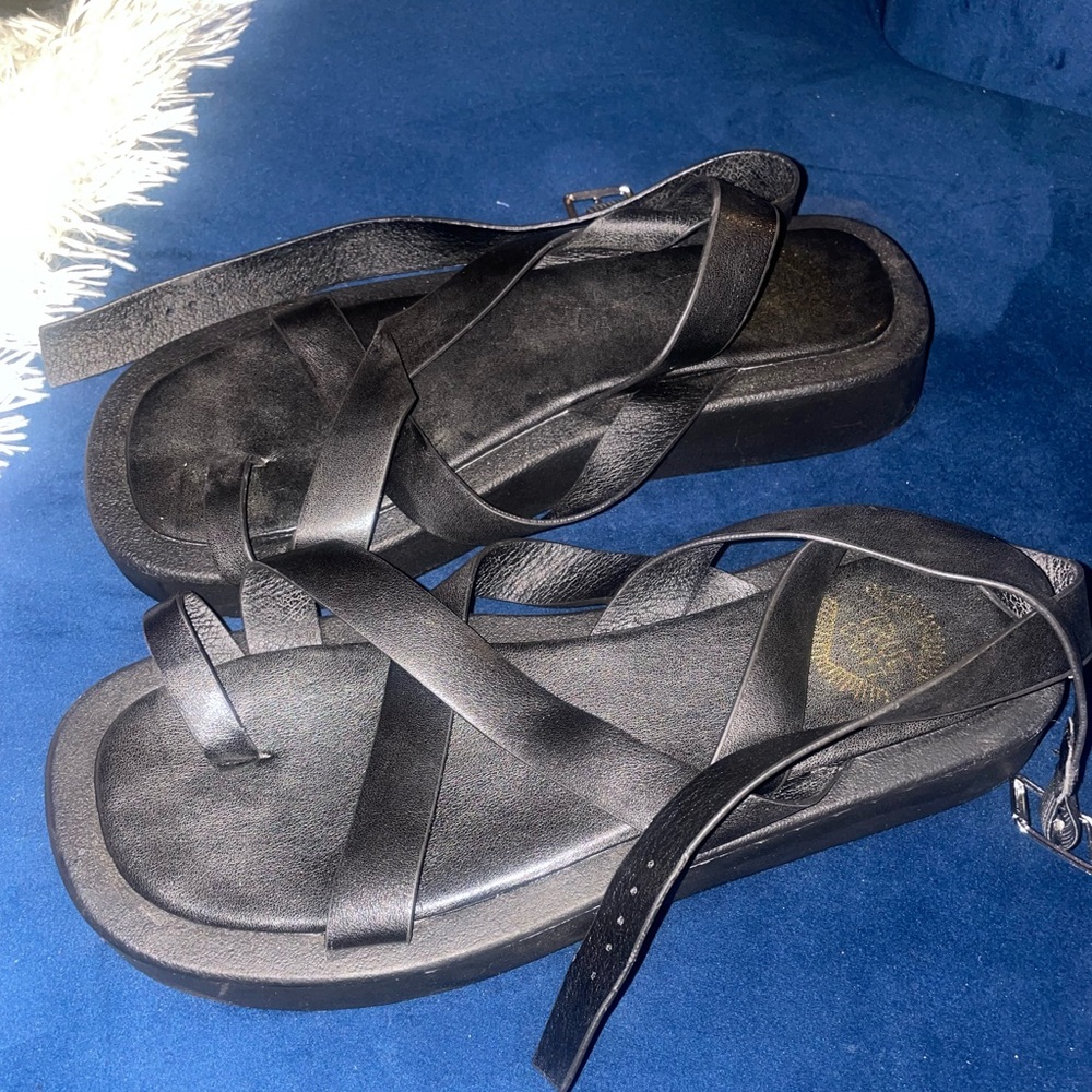 True Craft women’s black sandals, size 9.5